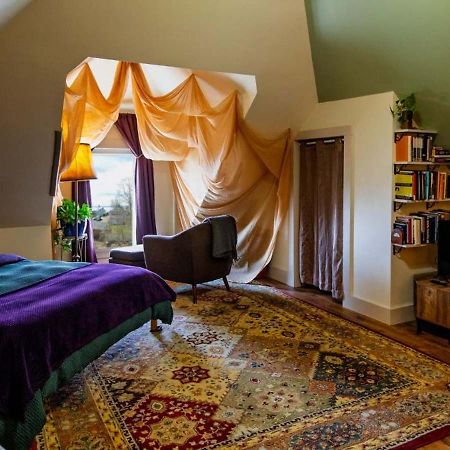 Centrally Located With Lake Views برلينغتون المظهر الخارجي الصورة