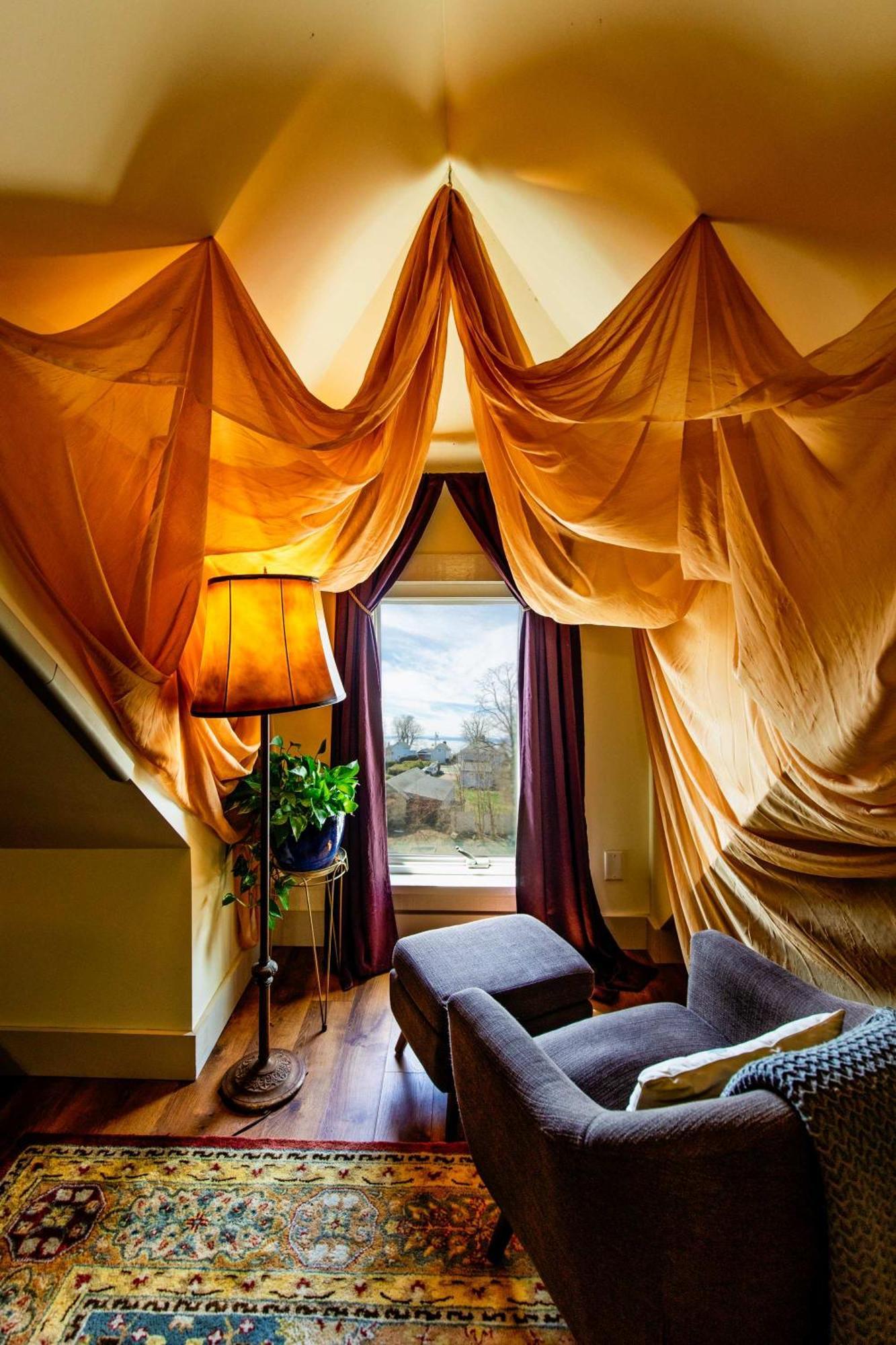 Centrally Located With Lake Views برلينغتون المظهر الخارجي الصورة